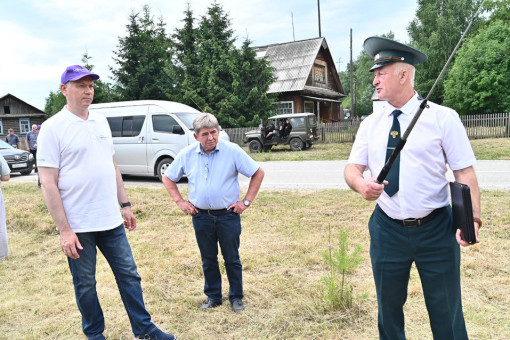 Заповедную зону Караканского бора проверил губернатор Травников